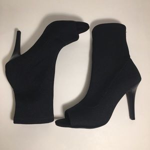 NWOT Parker & Sky knit heels